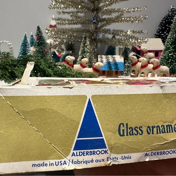 Box of 12 Vintage Christmas Glass Ornaments - Picture 6 of 16